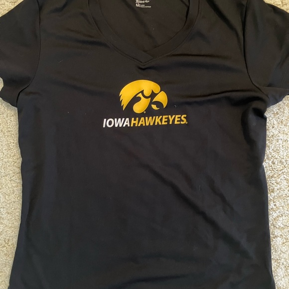 Ladies V neck Iowa Hawkeyes t shirt medium. Non smoker and no pets. GO HAWKS! - Picture 1 of 1